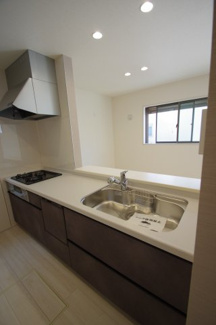 【内観：施工例】 | 【仲介手数料無料！！】稲城市若葉台1丁目　新築戸建て（全9区画）4号棟 5580万円 | 人造大理石トップ