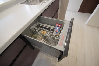 【内観：施工例】 | 【仲介手数料無料！！】稲城市若葉台1丁目　新築戸建て（全9区画）4号棟 5580万円 | ビルトイン食洗機