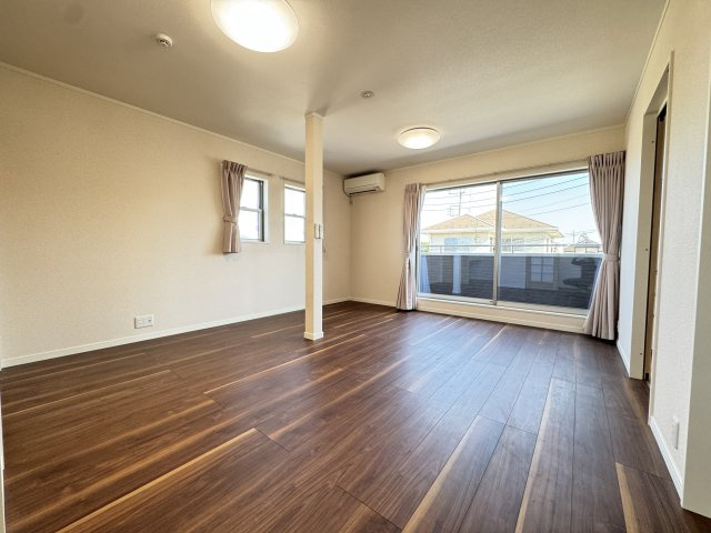 京目町事務所兼住宅の居間・リビング|■2階リビングダイニングは居室としてもどうぞ