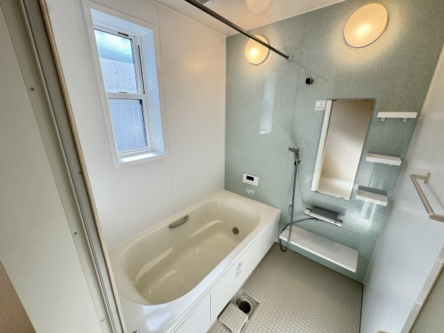 京目町事務所兼住宅の浴室|■2階1坪タイプ浴室