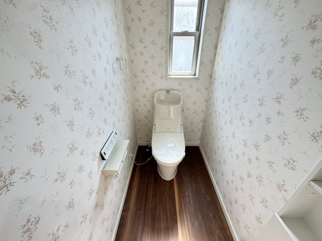 京目町事務所兼住宅のトイレ|■2階トイレ（トイレは各階にございます）