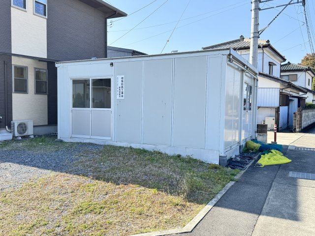 京目町事務所兼住宅の設備|■併設の大型倉庫が付いています