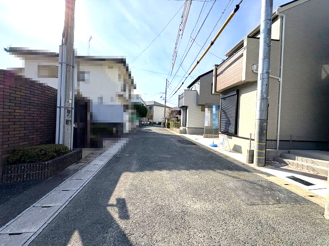 【その他】 | 福岡市南区若久6丁目　1号棟（全3棟）【仲介手数料無料・0円】 | 現地写真。前面道路です。