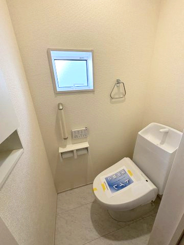 【トイレ】 | 福岡市南区若久6丁目　1号棟（全3棟）【仲介手数料無料・0円】 | 現地写真。2階にもトイレです。