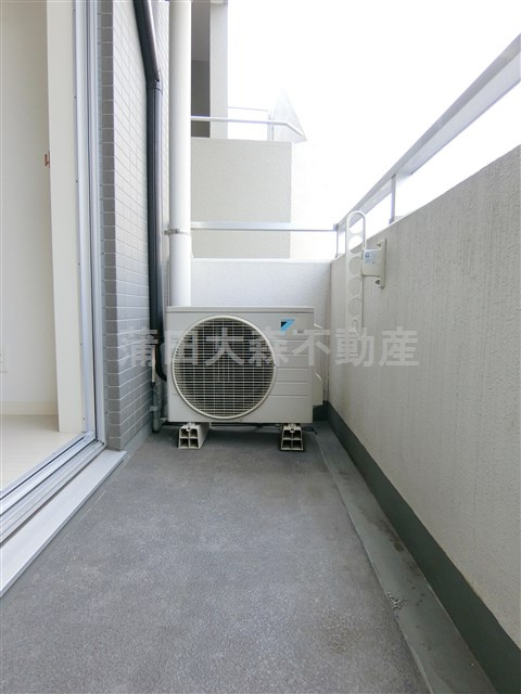 リヴシティ大森町のバルコニー|物干し金具付きのバルコニー