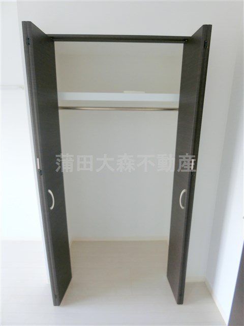 リヴシティ大森町の収納|収納　1メートル程のクローゼット