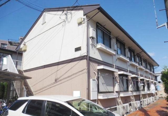 メゾンコマスヤの外観