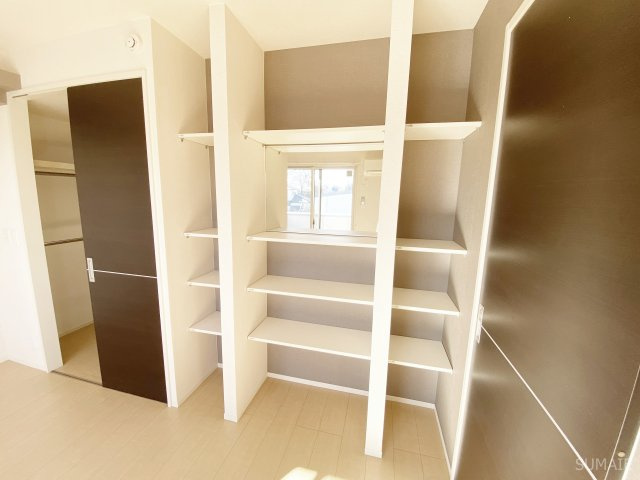 エーデルハイムDの収納|飾り棚としても使える棚収納☆