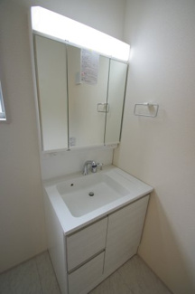 【内観：施工例】 | 【仲介手数料無料！！】稲城市若葉台1丁目　新築戸建て（全9区画）5号棟 5780万円 | 床下収納