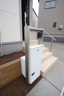 【内観：施工例】 | 【仲介手数料無料！！】稲城市若葉台1丁目　新築戸建て（全9区画）5号棟 5780万円 | 玄関扉はカードキー対応