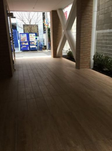 b'CASA Hikifuneのエントランス