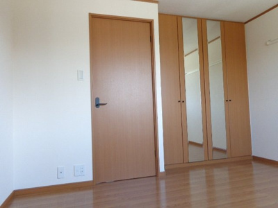 【内装】 | グランブルー | ※写真は別号室