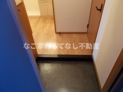 【玄関】 | グランブルー | ※写真は別号室