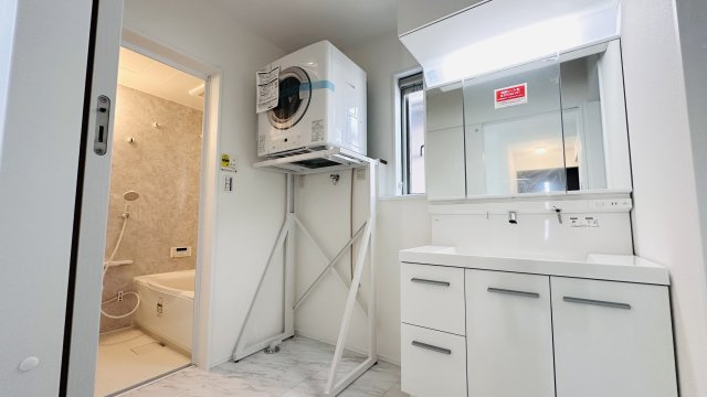 ニュクスの独立洗面台