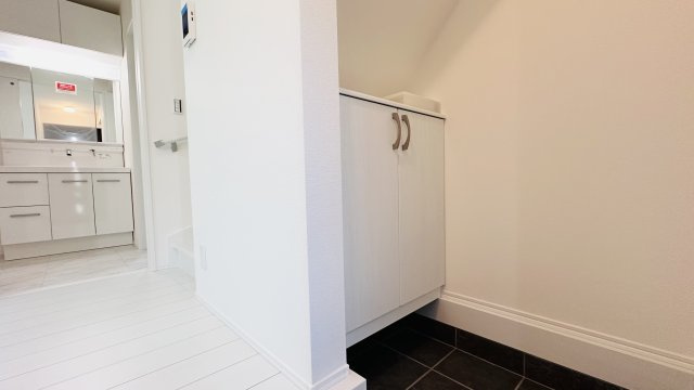 ニュクスの玄関