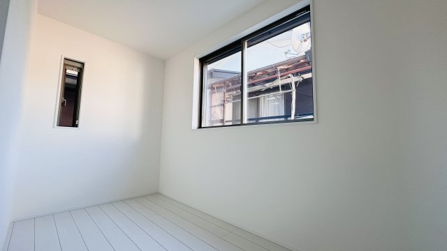 ニュクスの洋室