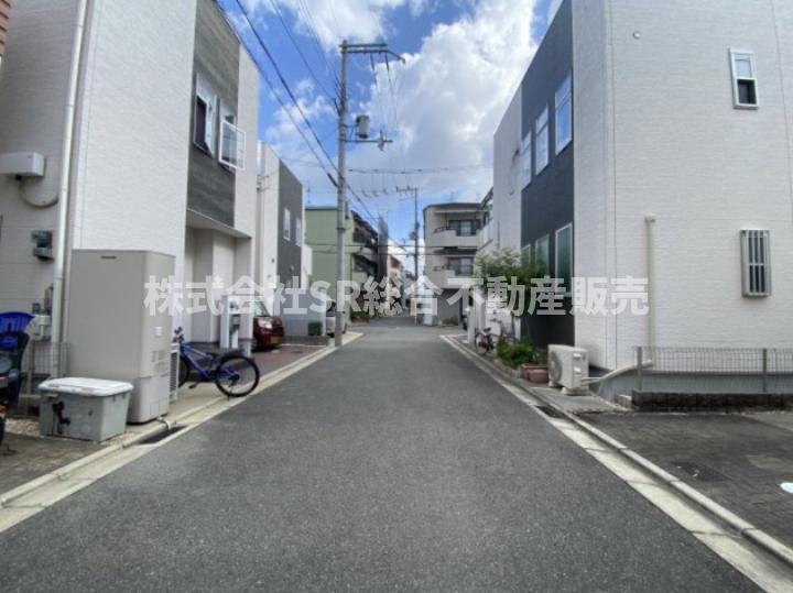 衣摺4丁目中古戸建の前面道路含む現地写真|弊社は住宅ローンに自信がございます。
お客様にあった銀行をご紹介いたします。
お悩みの方は弊社までお気軽に
ご相談下さいませ。