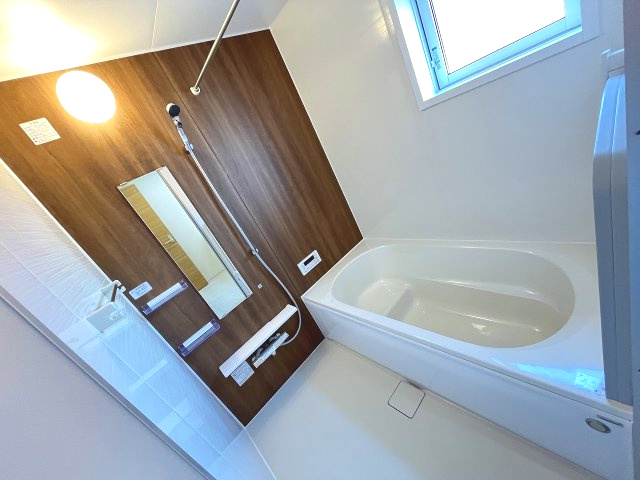 【浴室】 | 福岡市南区若久6丁目　2号棟（全3棟）【仲介手数料無料・0円】 | 現地写真。浴室です。