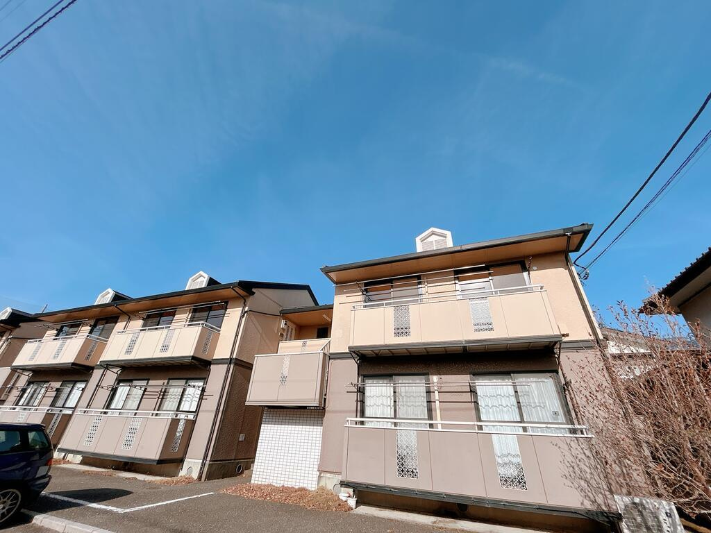 前橋市緑が丘町のアパートの外観