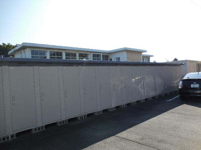 ルミエールの駐車場