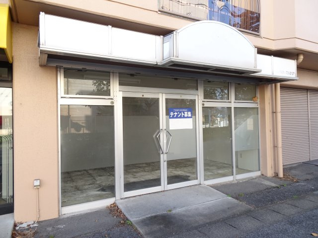 メゾンコーエイの玄関