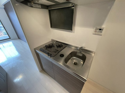 【キッチン】 | Luxe新大阪EASTⅡ | ２口ガスコンロのシステムキッチンです。