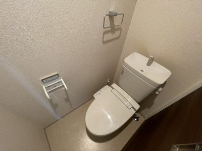 【トイレ】 | Luxe新大阪EASTⅡ | 清潔感のあるトイレです。