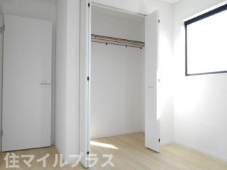 【洋室】 | 西郷村米堀川向新築一戸建て4棟 | 個人の部屋や寝室として使える洋室です