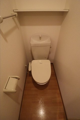 リースランド平福　B棟のトイレ