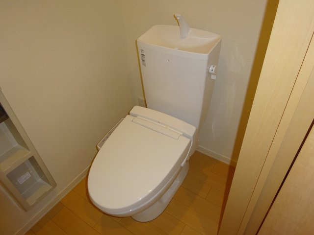 セレーナＡのトイレ|シャワー付きトイレ