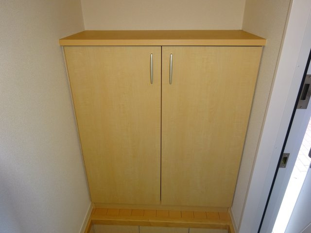 セレーナＡの玄関|シューズボックス