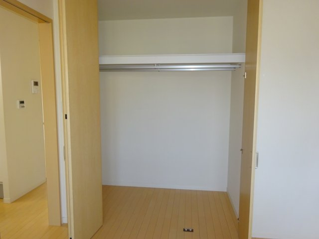 セレーナＡの収納|クローゼット