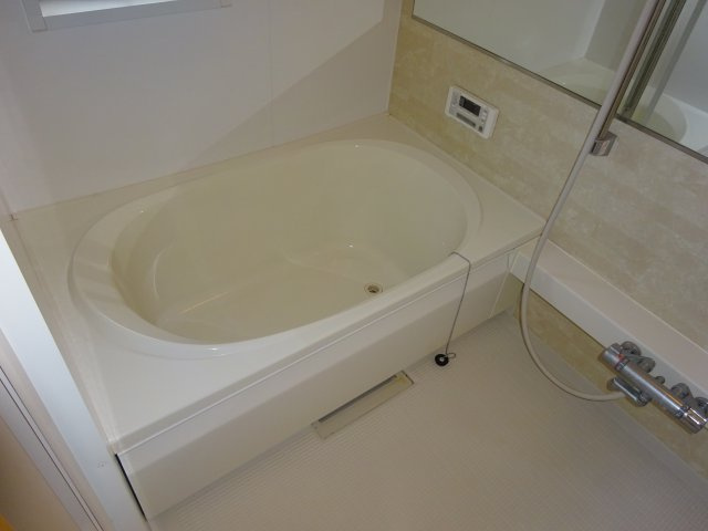 セレーナＡの浴室|追い焚きバス