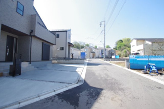 【前面道路含む現地写真】