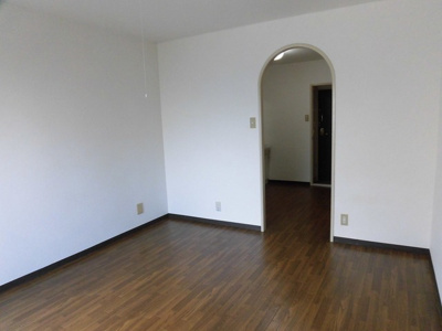 【居間・リビング】 | メゾン鳩ヶ瀬 | 明るくキレイなお部屋です