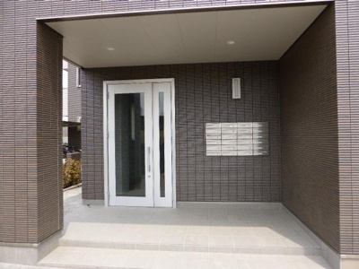 【エントランス】 | オークリーフ | 落ち着いたエントランスです