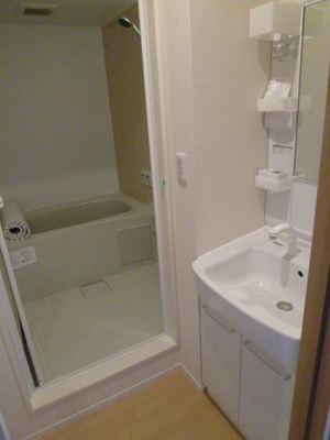 【洗面所】 | オークリーフ | 忙しい朝には欠かせない洗面所です