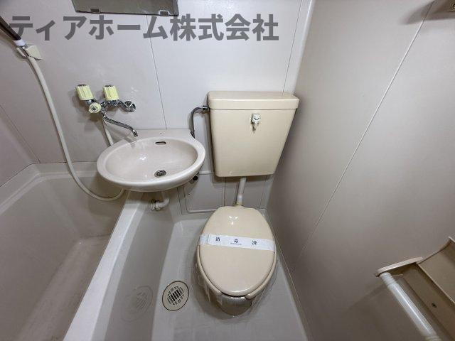 チェルマットハイツのトイレ|落ち着いた色調のトイレです