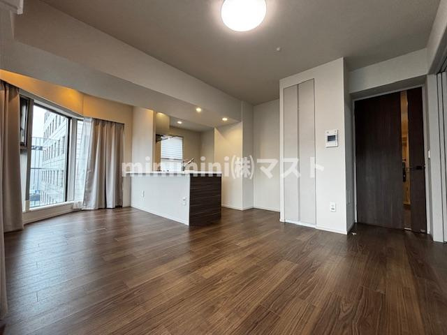 ソルティア東梅田の居間・リビング