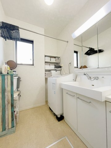 郡山市緑ヶ丘5丁目　緑ヶ丘一小・緑ヶ丘中のトイレ|手すり付きのトイレ！トイレは各階についているので朝の忙しい時間にも安心です！