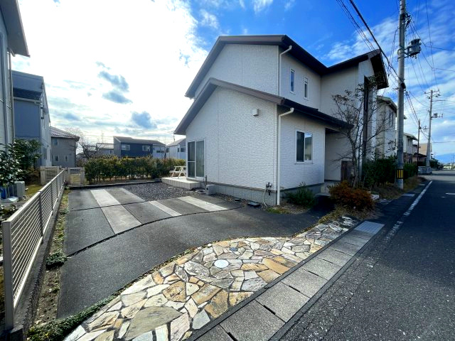 郡山市緑ヶ丘5丁目　緑ヶ丘一小・緑ヶ丘中の防犯設備|モニター付きインターホンがあるので室内からも来訪者を確認でき安心です！