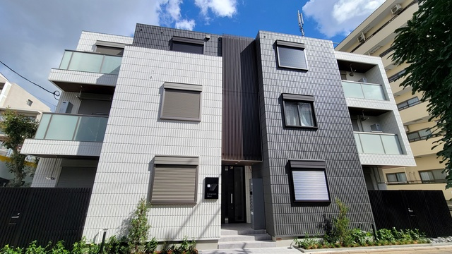 Ｅｍｉｇｒａｎｔ　Ｗｅｓｔ