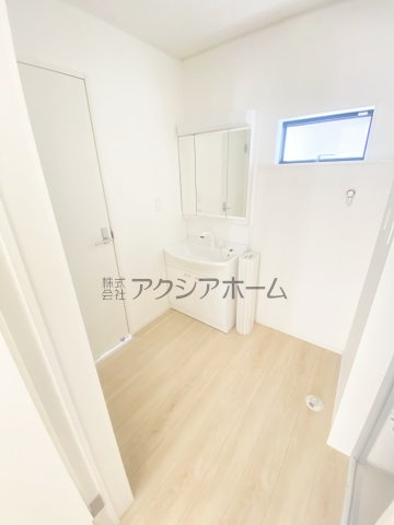 所沢市久米・全3棟　新築一戸建　2号棟　～駐車並列2台～の独立洗面台