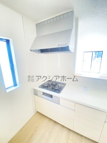 所沢市久米・全3棟　新築一戸建　2号棟　～駐車並列2台～のキッチン