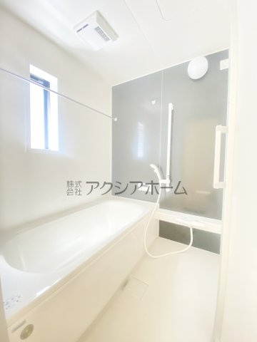 所沢市久米・全3棟　新築一戸建　2号棟　～駐車並列2台～の浴室|1坪サイズ・浴室乾燥機付ユニットバスで一日の疲れを癒しましょう♪