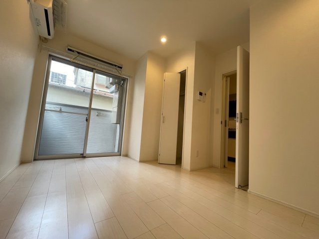 西宮市生瀬東町のアパートの居間・リビング