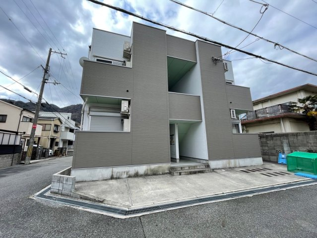 西宮市生瀬東町のアパート