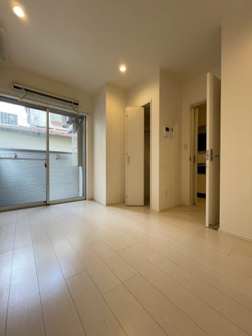 西宮市生瀬東町のアパートの居間・リビング