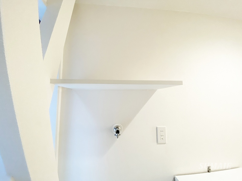 マーレ十条の設備|洗濯機置き場の収納です☆