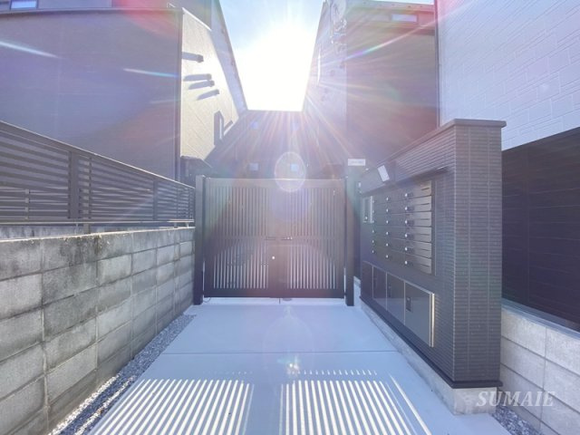 マーレ十条のエントランス|建物入り口です☆